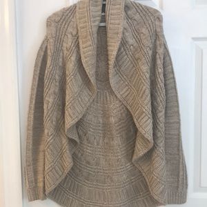 Stylish long sleeved sweater